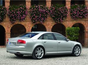 Audi S8 2005 года  (WW)